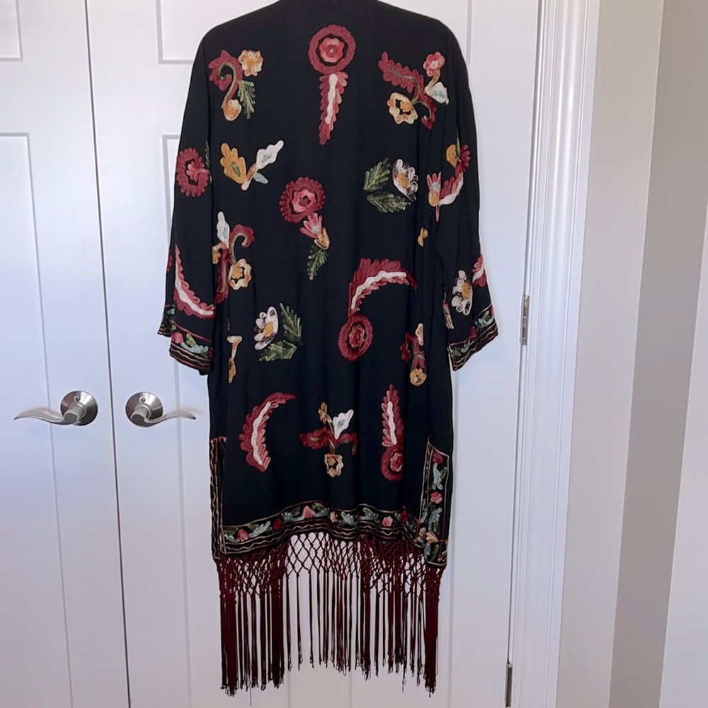 NWOT Zara Embroidered Floral Fringe Kimono - Picture 6 of 8